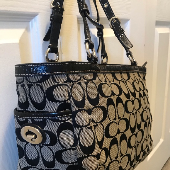 Coach Purse - Picture 5 of 6